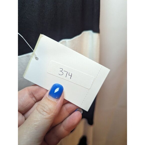 Women's Small NWT Black And White Carmen Marc Valvo Tank With Opening In Back - Picture 2 of 11